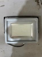 V-TAC LED floodlight 100W, Ophalen of Verzenden, Gebruikt, 50 tot 200 watt, Lamp met armatuur