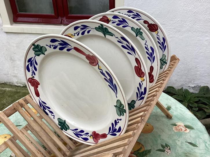 Boerenbonte borden  diner en diep Boch België, Huis en Inrichting, Keuken | Servies, Gebruikt, Bord(en), Boerenbont, Aardewerk