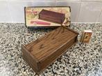 Seventies Oisterwijk houten kammenbakje in originele doos, Sieraden, Tassen en Uiterlijk, Uiterlijk | Haarverzorging, Ophalen of Verzenden