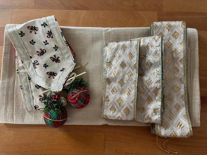 Tafelloper met decoratieve stroken, Diversen, Kerst, Zo goed als nieuw, Ophalen of Verzenden