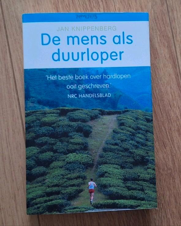 Jan Knippenberg - De mens als duurloper, Boeken, Sportboeken, Gelezen, Lopen en Fietsen, Ophalen of Verzenden