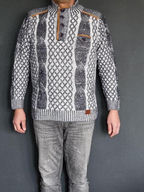 Stoere moderne witgrijze trui met bruine rand – Maat XL, Kleding | Heren, Truien en Vesten, Nieuw, Maat 56/58 (XL), Grijs, Ophalen of Verzenden