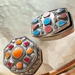 Sieraden doosjes met edelstenen groot formaat, Ophalen of Verzenden, Overige materialen