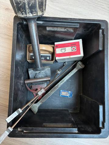 Stoffeerdersgereedschap beschikbaar voor biedingen