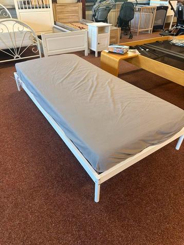 Vevelstad ikea bed met matras 4 stuks beschikbaar voor biedingen