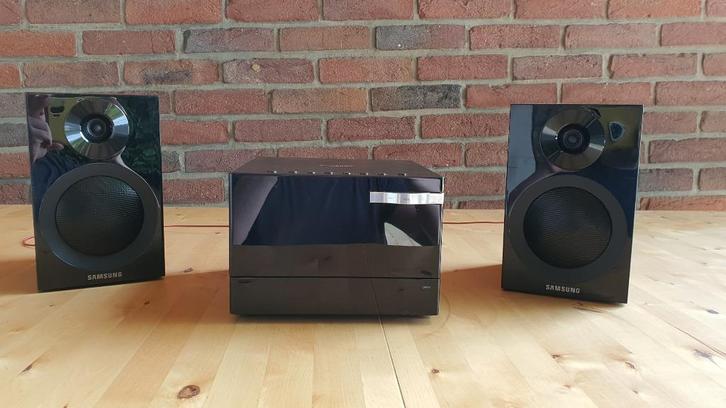 Samsung MM-E320 micro hifi set met speakers (USB/CD/AUX/FM), Audio, Tv en Foto, Stereo-sets, Gebruikt, Cd-speler, Tuner of Radio