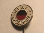 Metalen R.V. & A.V. EXCELSIOR VOETBALCLUB Speld (Rood/Wit)., Verzenden, Zo goed als nieuw, Sport, Speldje of Pin