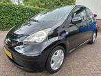 Toyota Aygo 1.0-12V AIRCO NIEUWE APK 68PK (bj 2006), Voorwielaandrijving, Stof, Gebruikt, 4 stoelen