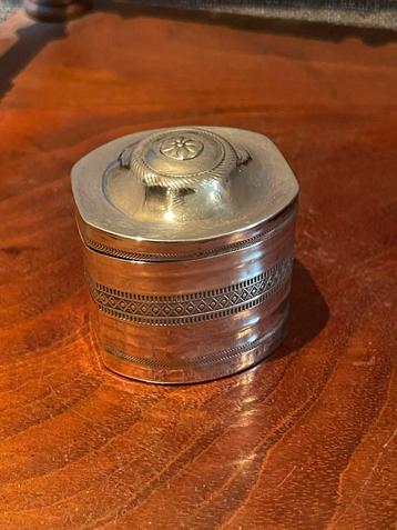 Antiek Lodereindoosje, Eind 19e Eeuw beschikbaar voor biedingen