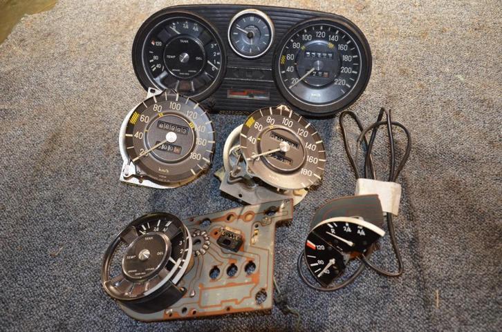 Mercedes W114 W115 W123 W124 dashboard teller units, Auto-onderdelen, Dashboard en Schakelaars, Mercedes-Benz, Oldtimer onderdelen