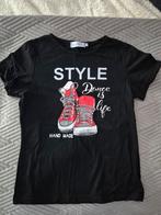 T-shirt dance is life maat 134, Ophalen of Verzenden, Zo goed als nieuw, Jongen, Shirt of Longsleeve
