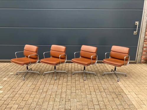 4x Cognac lederen Vitra Bureaustoelen EA108 Softpad, Huis en Inrichting, Stoelen, Ophalen of Verzenden