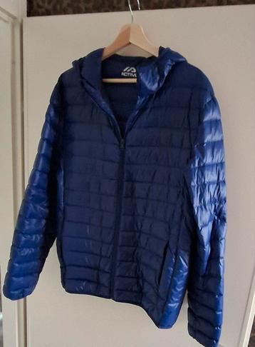 Tussenjas Maat M beschikbaar voor biedingen