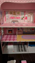 Houten poppenhuis met inboedel en familie poppetjes, Ophalen, Gebruikt, Poppenhuis