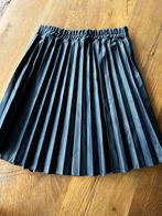Donkerblauwe leerlook plooirok maat 158/164, Kinderen en Baby's, Kinderkleding | Maat 158, Meisje, Ophalen of Verzenden, Zo goed als nieuw