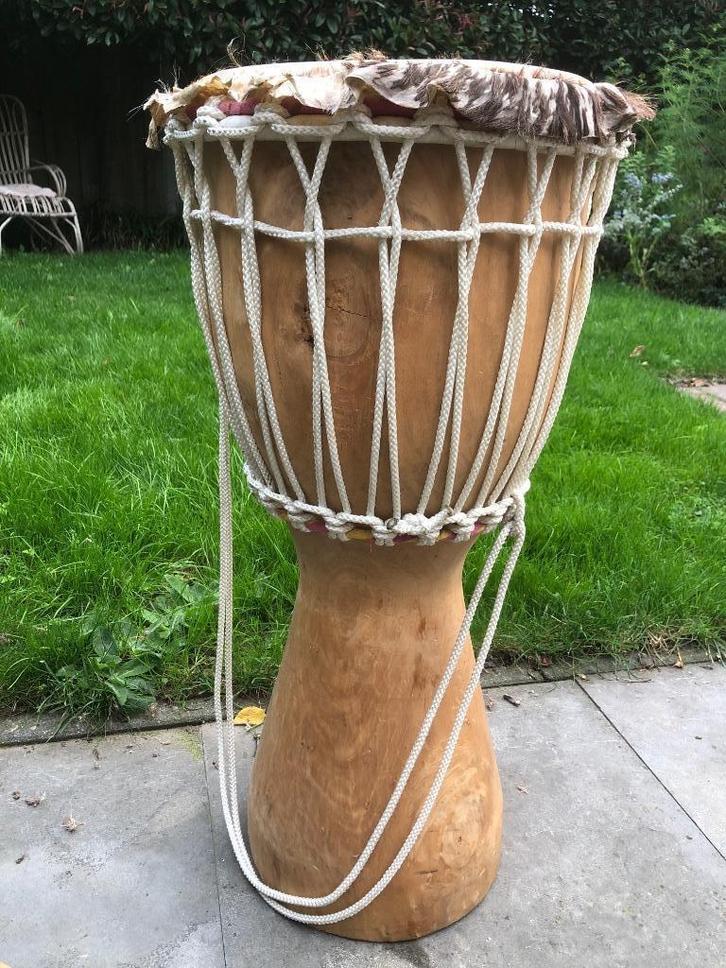 Witte djembé 70 cm, Muziek en Instrumenten, Percussie, Gebruikt, Trommel, Ophalen of Verzenden