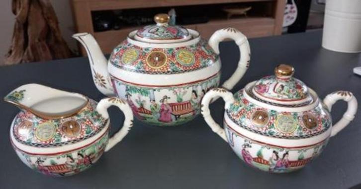 Chinees thee setje Famille Rose porselein, Antiek en Kunst, Antiek | Porselein, Ophalen of Verzenden