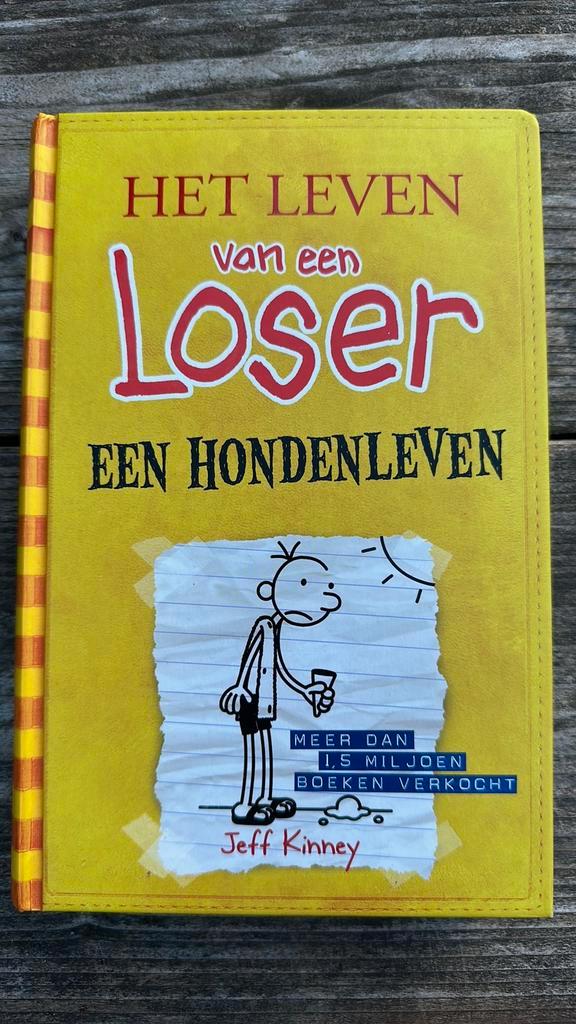 Jeff Kinney - Een hondenleven, Boeken, Kinderboeken | Jeugd | 10 tot 12 jaar, Zo goed als nieuw, Ophalen of Verzenden