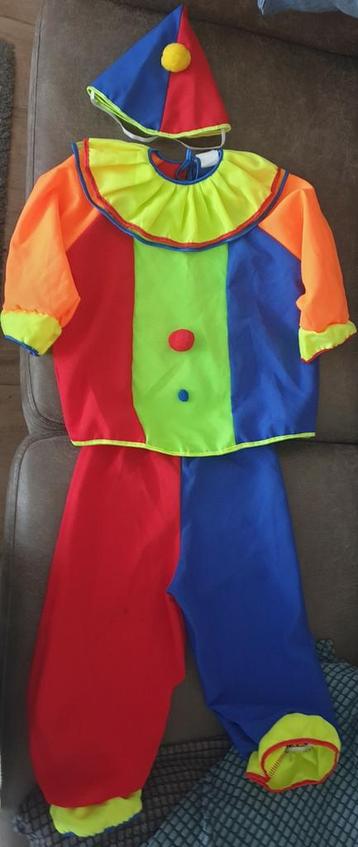 Clownspak maat 104 beschikbaar voor biedingen