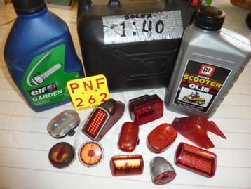 2 x volle Flessen olie + achterlichtjes-benzinekan-kent.p. beschikbaar voor biedingen