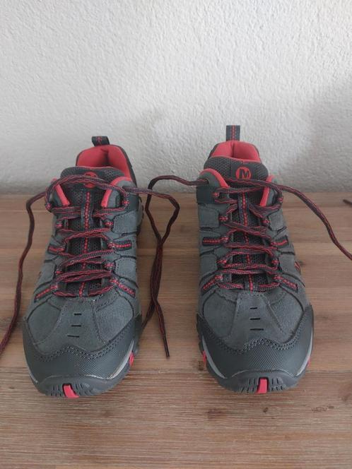 Merrell schoenen in nieuwstaat maat 38, Sport en Fitness, Bergsport en Wandelen, Zo goed als nieuw, Schoenen, Ophalen