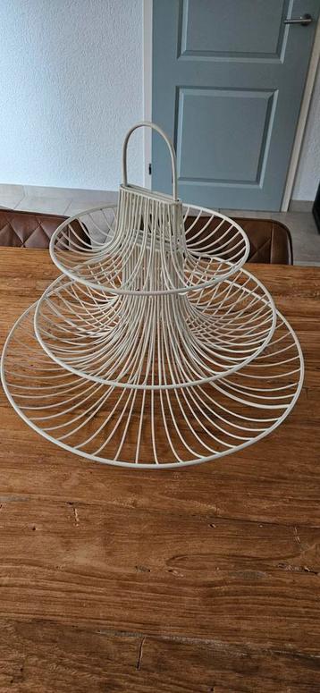 Vintage Draad Fruitmand Etagere beschikbaar voor biedingen
