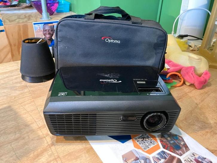 Beamer Optoma ES521 -zgan. WD-18., Audio, Tv en Foto, Beamers, Zo goed als nieuw, Ophalen of Verzenden