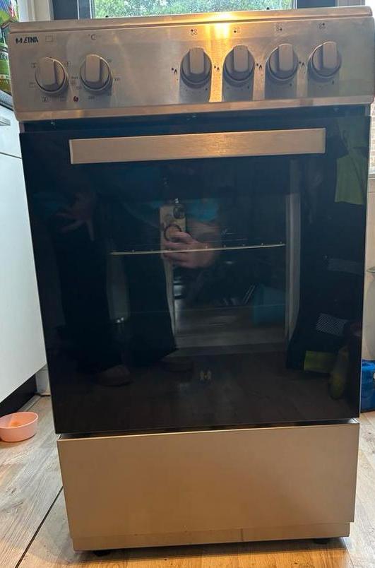 bijna nieuw gasfornuis met bon en handleiding, Witgoed en Apparatuur, Fornuizen, Zo goed als nieuw, Vrijstaand, Gas, 4 kookzones