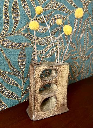 Vintage chimney vaas beschikbaar voor biedingen