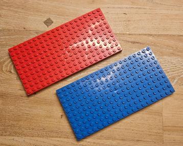 Lego 842-1 Baseplates, Red and Blue 10 x 20 beschikbaar voor biedingen
