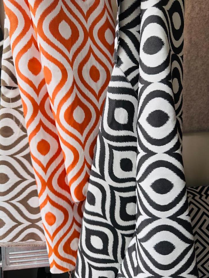 Restant SUNPROOF stof diverse kleuren, Hobby en Vrije tijd, Stoffen en Lappen, Nieuw, Overige materialen, 120 cm of meer, 30 tot 200 cm