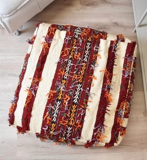 Nieuw Marrokaans berber wollen kelim, vloerkussen poef, Huis en Inrichting, Banken | Voetenbanken en Poefen, Nieuw, 50 tot 75 cm