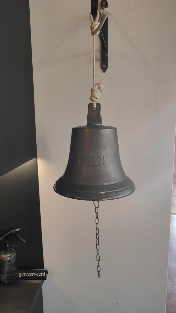 Authentieke koperen scheepsbel / industriële bel met hanger, Antiek en Kunst, Antiek | Koper en Brons, Koper, Ophalen