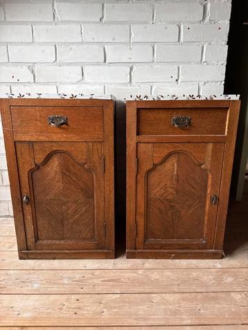Set van 2 vintage nachtkastjes beschikbaar voor biedingen