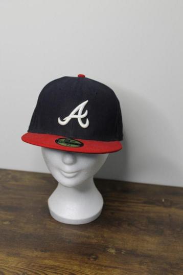 New Era Atlanta Braves pet fitted beschikbaar voor biedingen