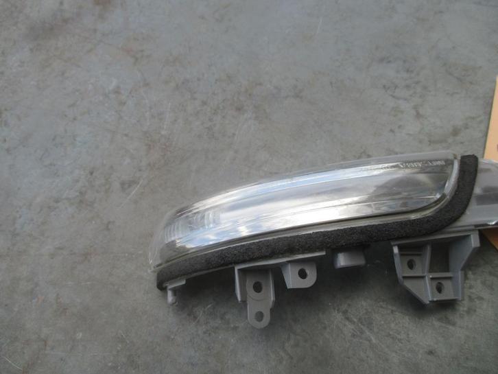 linker knipperlicht in spiegel toyota avensis T 27, Auto-onderdelen, Spiegels, Toyota, Nieuw, Ophalen of Verzenden