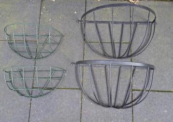 Set van 4 stuks halfronde bloembakken plantenbak beschikbaar voor biedingen