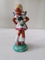 SAGA italy  keramiek beeldje van een meisje 24cm izgst, Antiek en Kunst, Ophalen