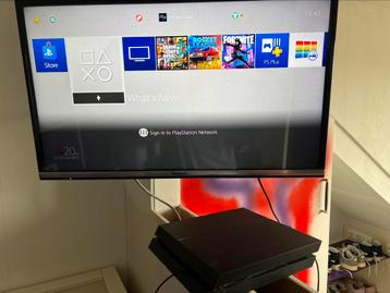 PlayStation 4 500 GB met 1 controller en 4 spellen beschikbaar voor biedingen