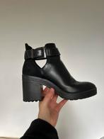 Zwarte enkellaarsjes, Zwart, Lage of Enkellaarzen, Zo goed als nieuw, Bershka