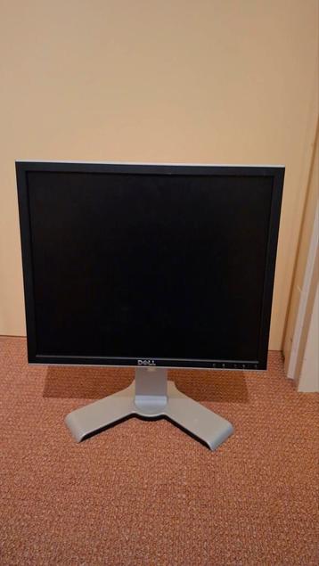 Dell UltraSharp 1908FPb - 19 inch Draaibaar monitor beschikbaar voor biedingen