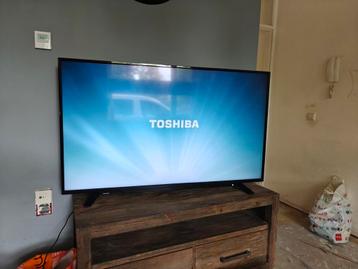 55 inch LCD Colour Televisie - Toshiba TV 55U2963DG beschikbaar voor biedingen