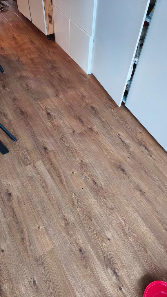 Perfecte kwaliteit Kliklaminaat 25m2, ondervloer Velserbroek, Huis en Inrichting, Stoffering | Vloerbedekking, Zo goed als nieuw