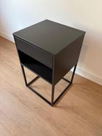 IKEA Vikhammer nachtkastje, Huis en Inrichting, Slaapkamer | Nachtkastjes, Ophalen, Minder dan 45 cm, 55 tot 70 cm, Zo goed als nieuw