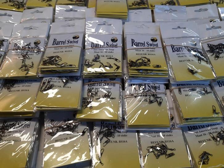 Partij van 650 verpakkingen wartels met speld maat 16, Watersport en Boten, Hengelsport | Algemeen, Nieuw, Overige typen, Ophalen of Verzenden