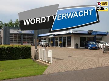 Volkswagen Golf 1.0 TSI Life Navigatie Parkeersensoren Carpl beschikbaar voor biedingen