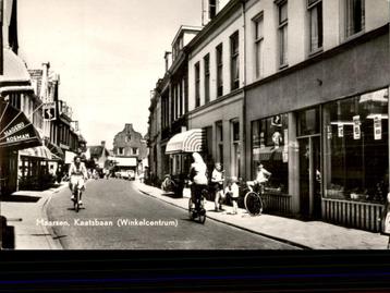 Maarssen Kaatsbaan Winkelcentrum slagerij Roskam links beschikbaar voor biedingen