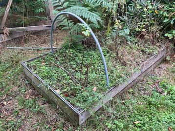 Verhoogde hard houten moestuinbak(ken) 2x beschikbaar voor biedingen