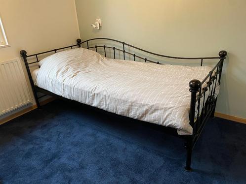 Metalen eenpersoonsbed met Auping spiraal, Huis en Inrichting, Slaapkamer | Bedden, Zo goed als nieuw, Eenpersoons, 90 cm, 200 cm
