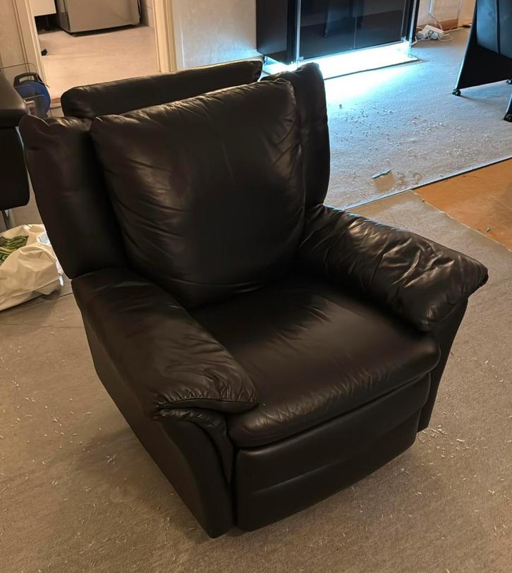 Set van 2 luxe zwarte leren relaxstoelen – verstelbaar, Huis en Inrichting, Fauteuils, Zo goed als nieuw, Leer, 50 tot 75 cm, 75 tot 100 cm